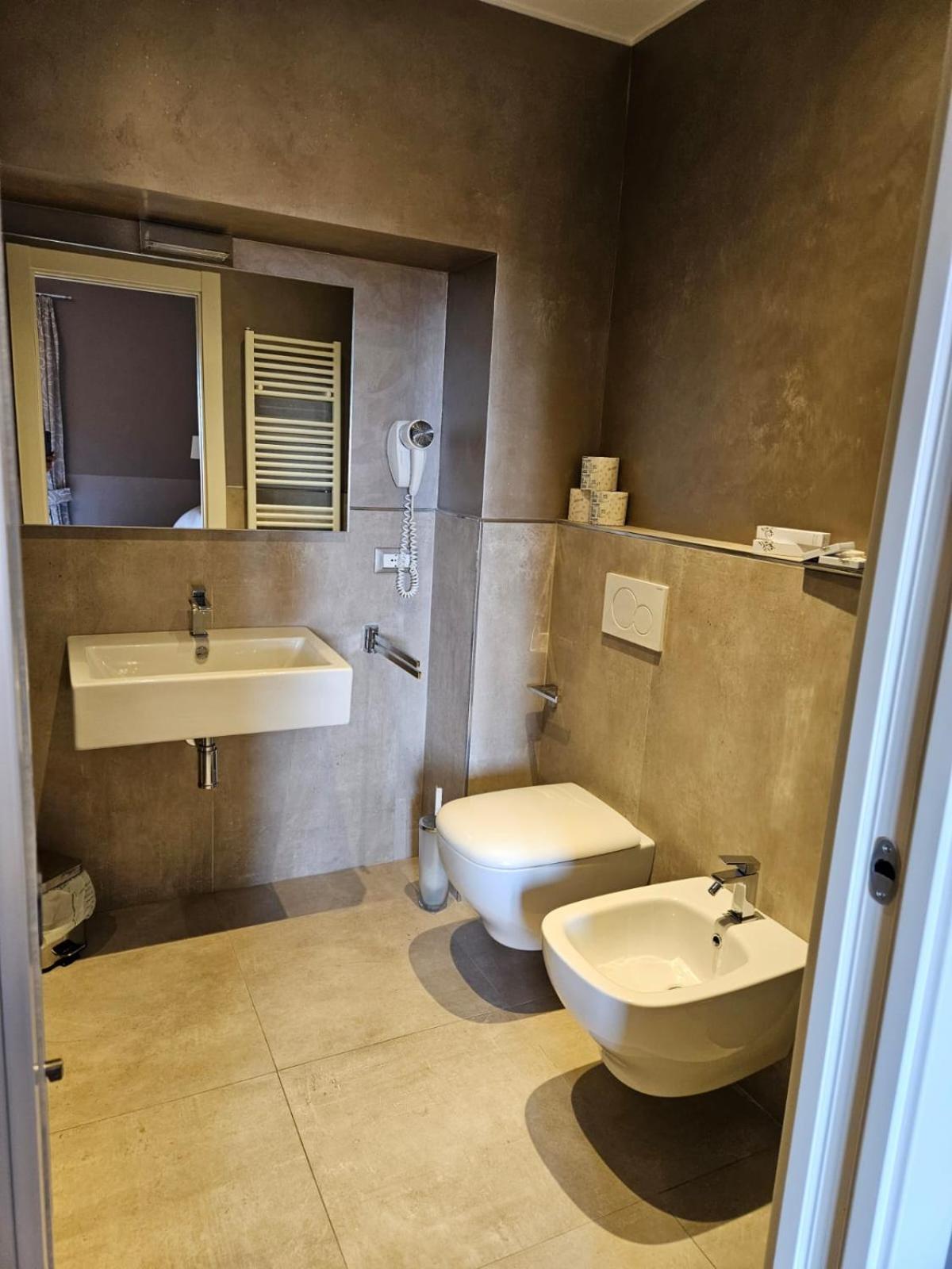 Prima Fila Due Pemium Guest House Sanremo Esterno foto